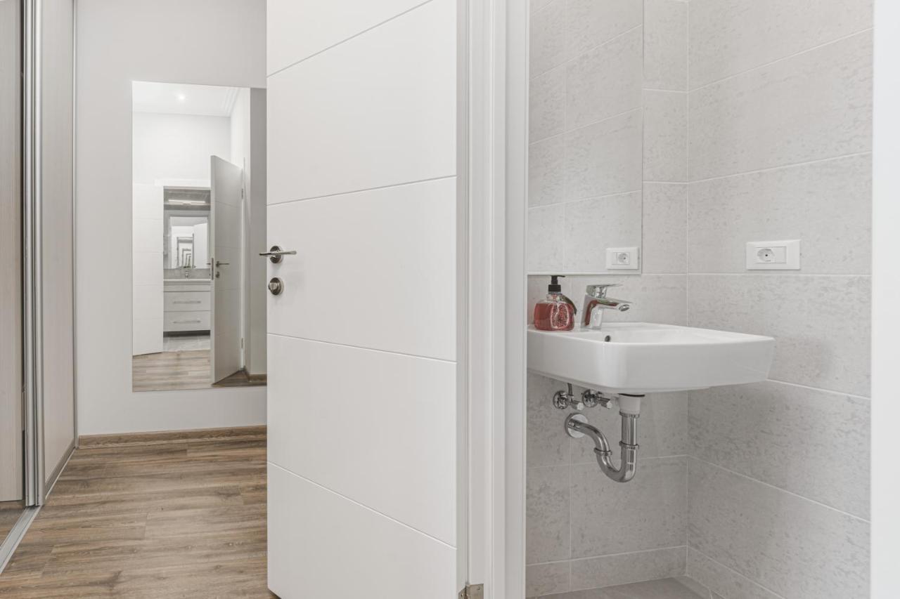Sea Symphony 2-Bedrooms Apartment Одеса Екстер'єр фото